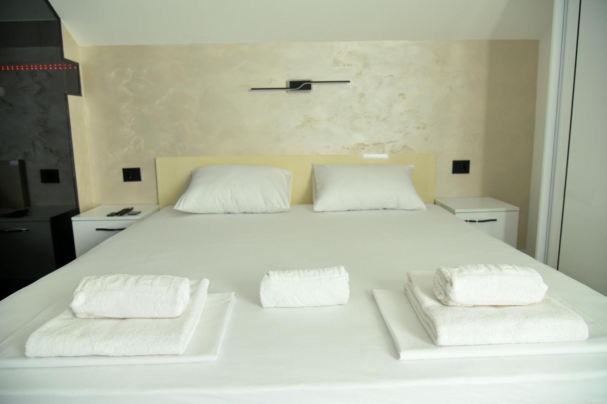 Pansion Eden Hotel Nis Exterior photo